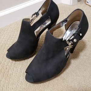 New Michael Kors Greenwich bootie heels 10